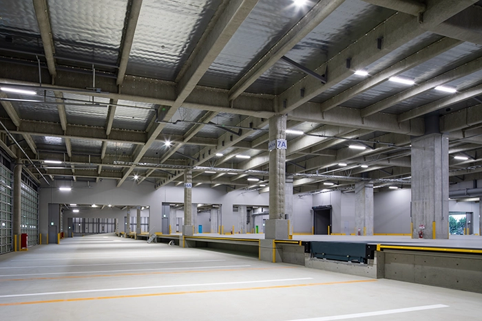 1階トラックバース